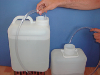 Osculati 52.739.01 - Manual pump to decant liquids hose 19 mm