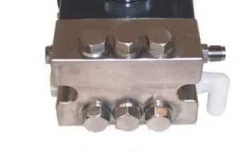 Parker 70-6118 Pump Manifold Assembly for 708-3 2.3 GPM Pump