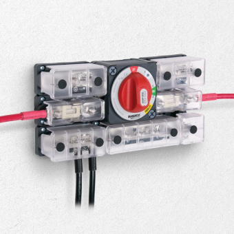 BEP Marine Z Bus Bar Pro Installer With Cover 4xStuds 6mm (1/4") and 10xScrew Terminals 4mm (5/32") 2x200A 50V DC (Bulk) Packaged Per 10