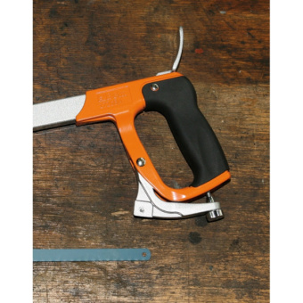Beta 017260050 - Hacksaw Frame With Quick Release Blade Attachment System