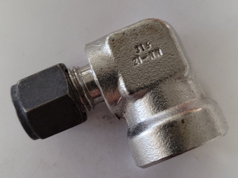 Parker 30-0518 1/4" FNPT × 1/4" Pipe Elbow 316 Stainless Steel