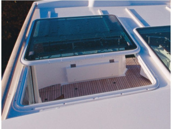 Lewmar 30074000 - H 60 GRY Pilot Hatch 581 x 577 mm