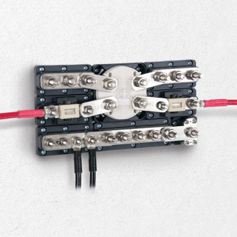 BEP Marine Z Bus Bar Pro Installer With Cover 4xStuds 6mm (1/4") and 10xScrew Terminals 4mm (5/32") 2x200A 50V DC (Bulk) Packaged Per 10